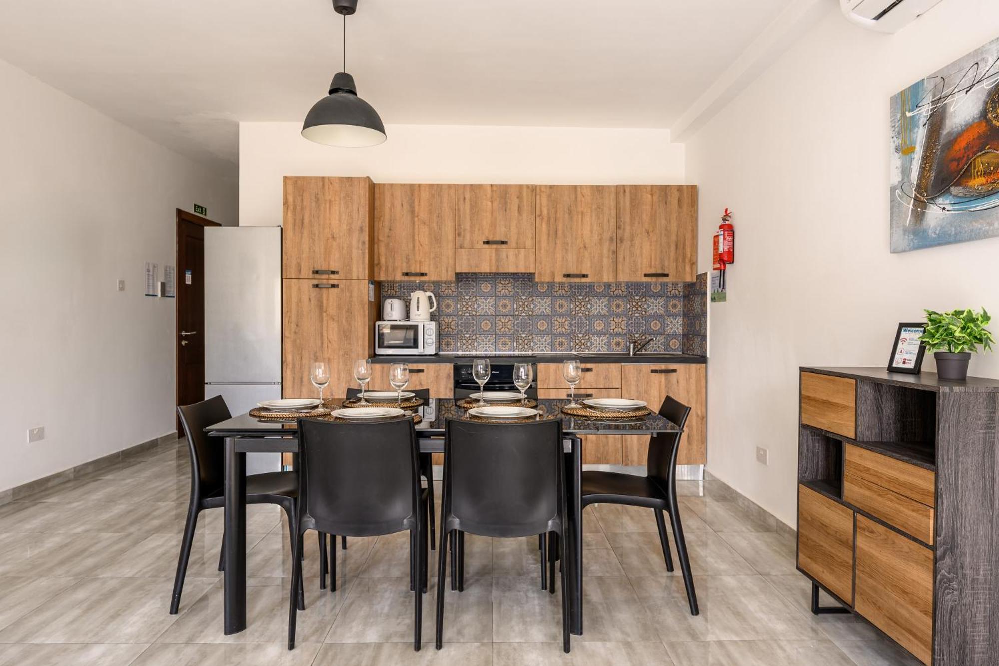 F11 Room 3, Private Room Two Single Beds Shared Bathroom In Shared Flat Msida Exterior foto